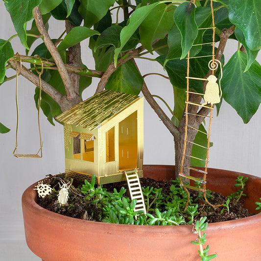 Tiny treehouse (for your plants)