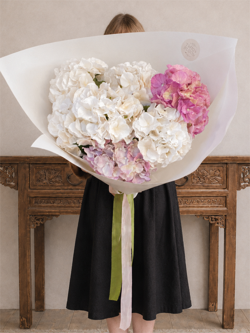 The Classic Hydrangea En Masse