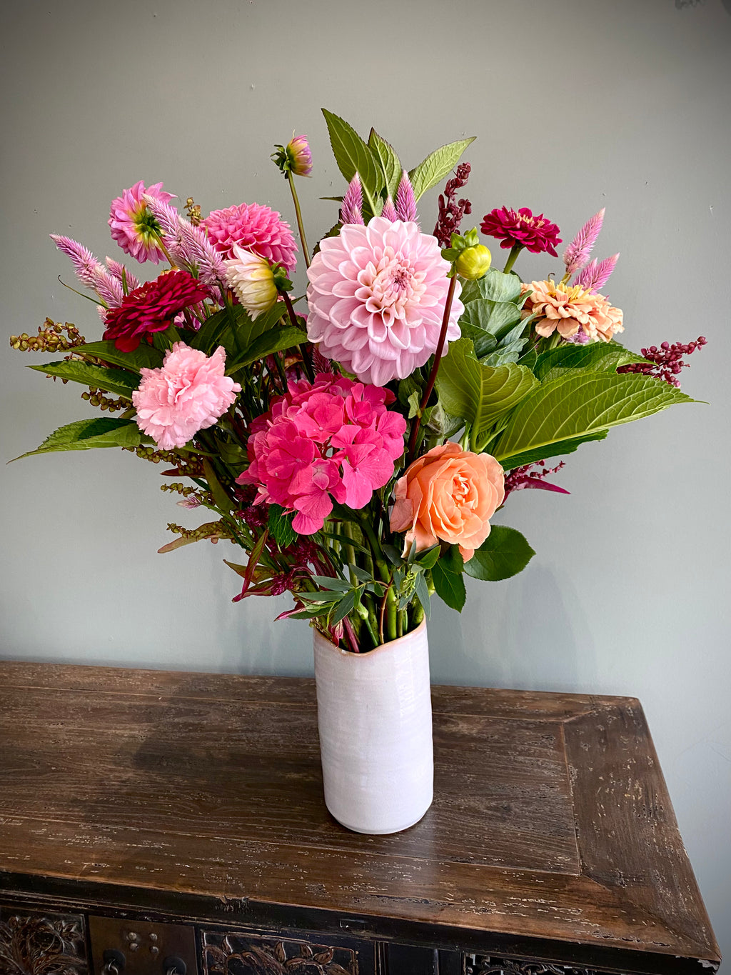 Rosada – Fresh Flower Vase Arrangement