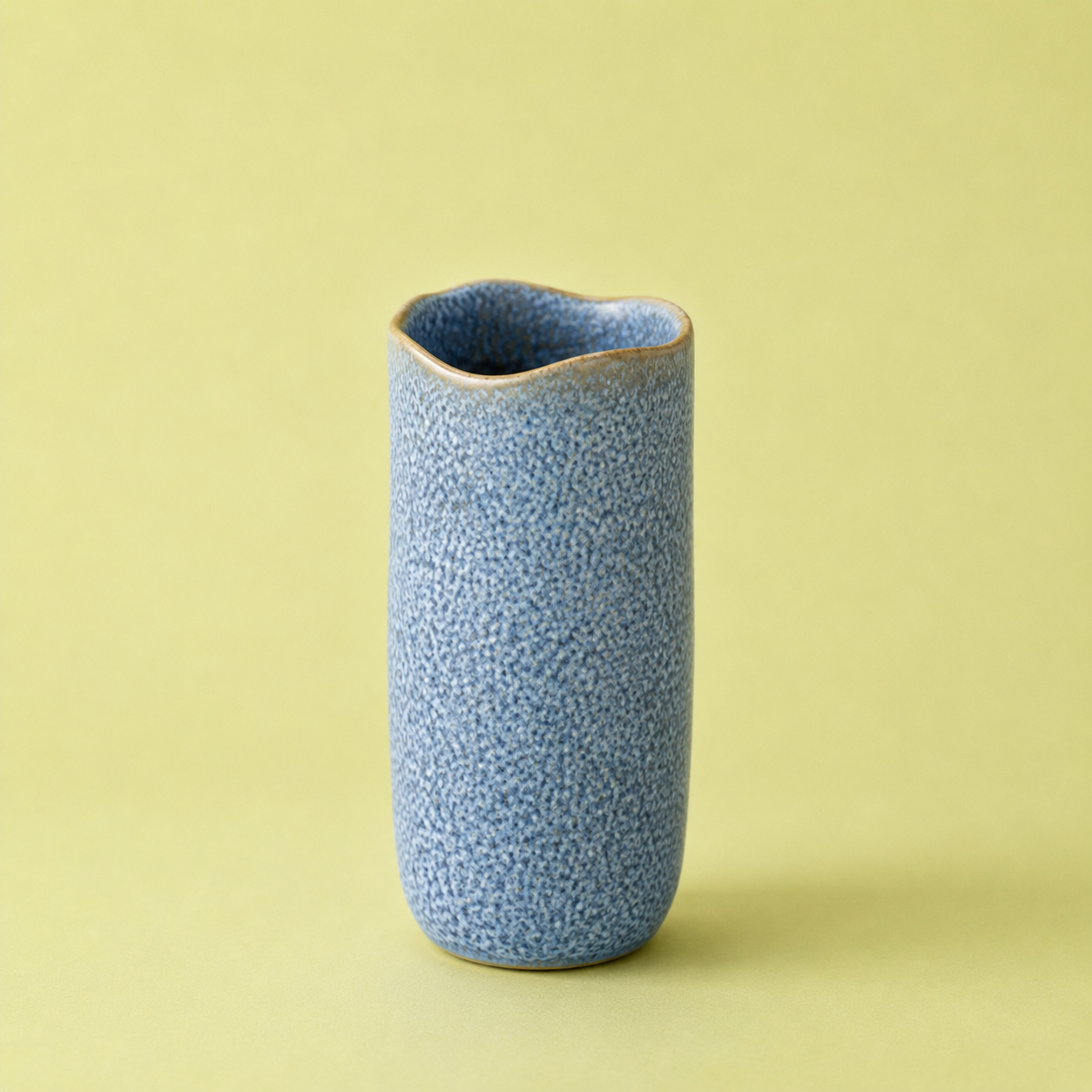 Table-ready vase