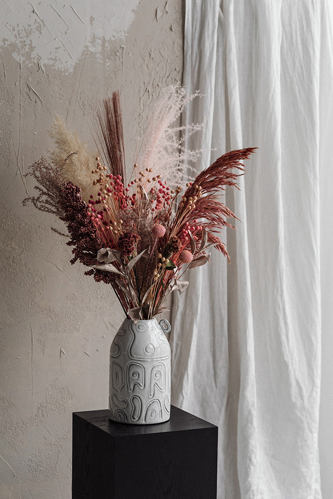 Dried flowers in a vase