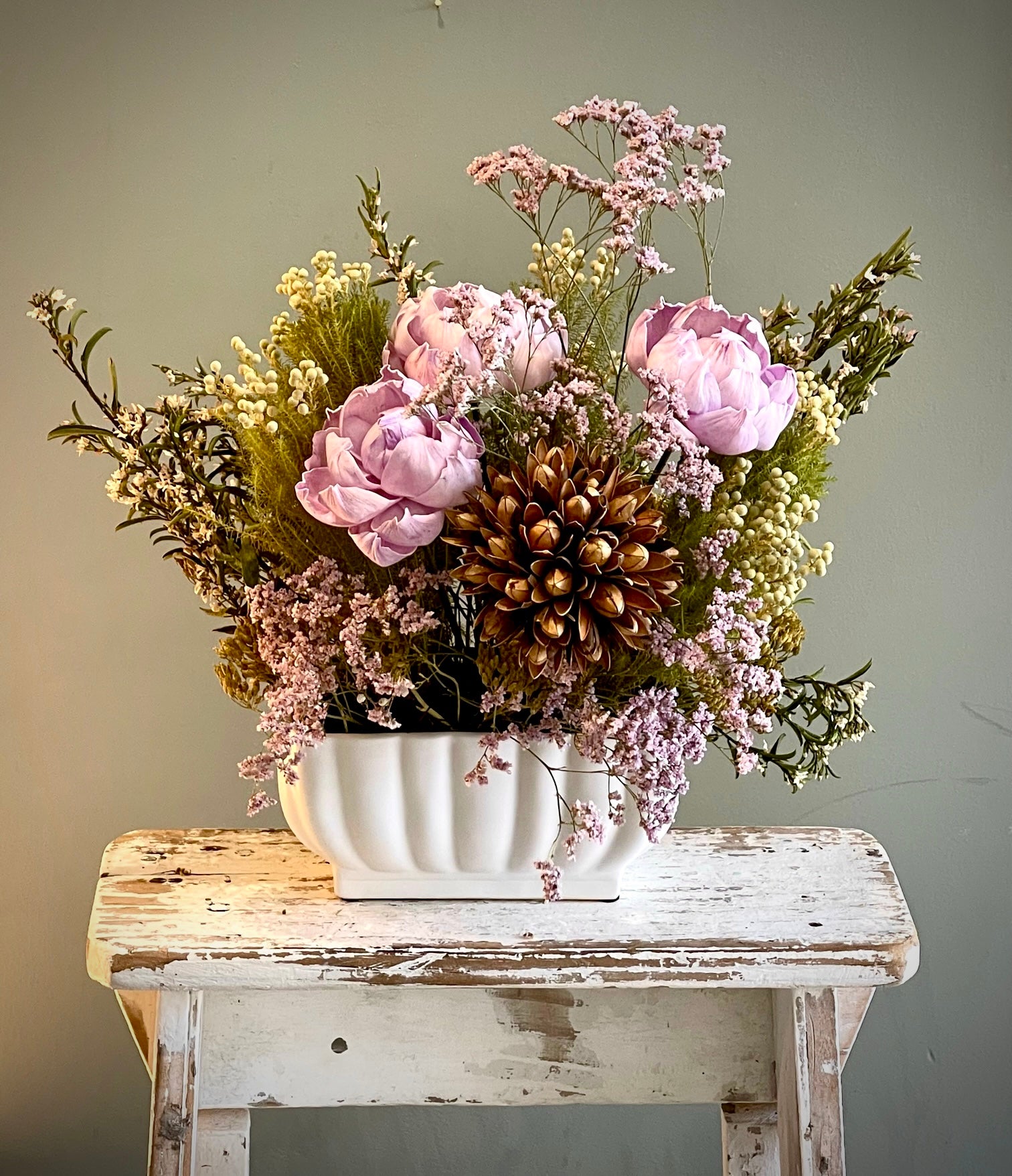 Dried flower arrangement